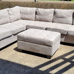 Light Sectional Couch w/ Ottoman