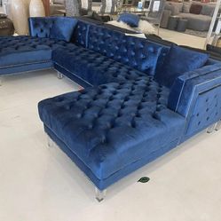 Moda Velvet 3pc. Sectional