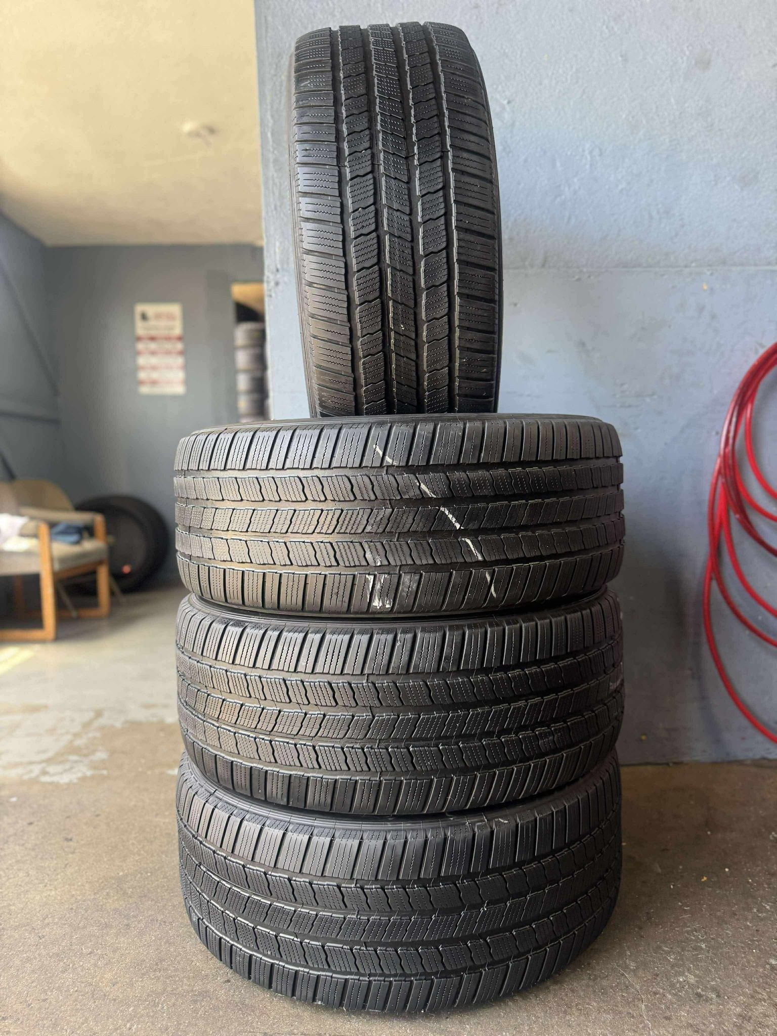 285/45/22. Michelin