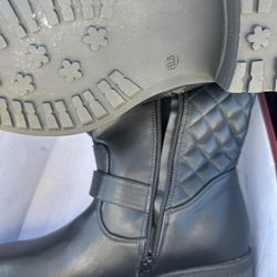 Elegant Black Boots 9.5