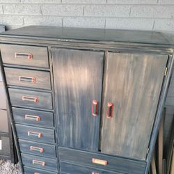 ***Dresser Cabinet***