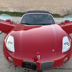 Reliable-Convertible Pontiac Solstice-Gas Saver