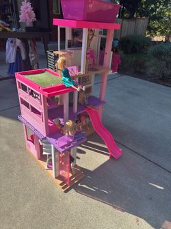 Barbie Dream Doll House