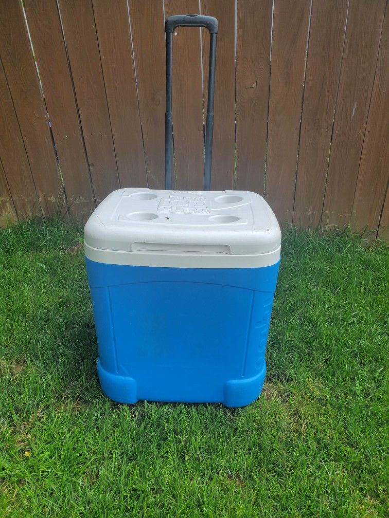 IGLOO ICE CHEST
