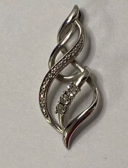 Sterling Silver diamond chip swirl twist pendant