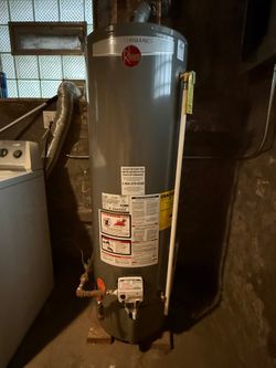 Rheem Performance 40 Gal Natural Gas Water Heater, 36k BTU