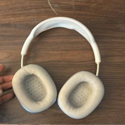 Air Pods MAX