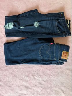 L evis jeans. Size 28