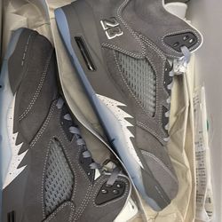 Wolf grey retro 5
