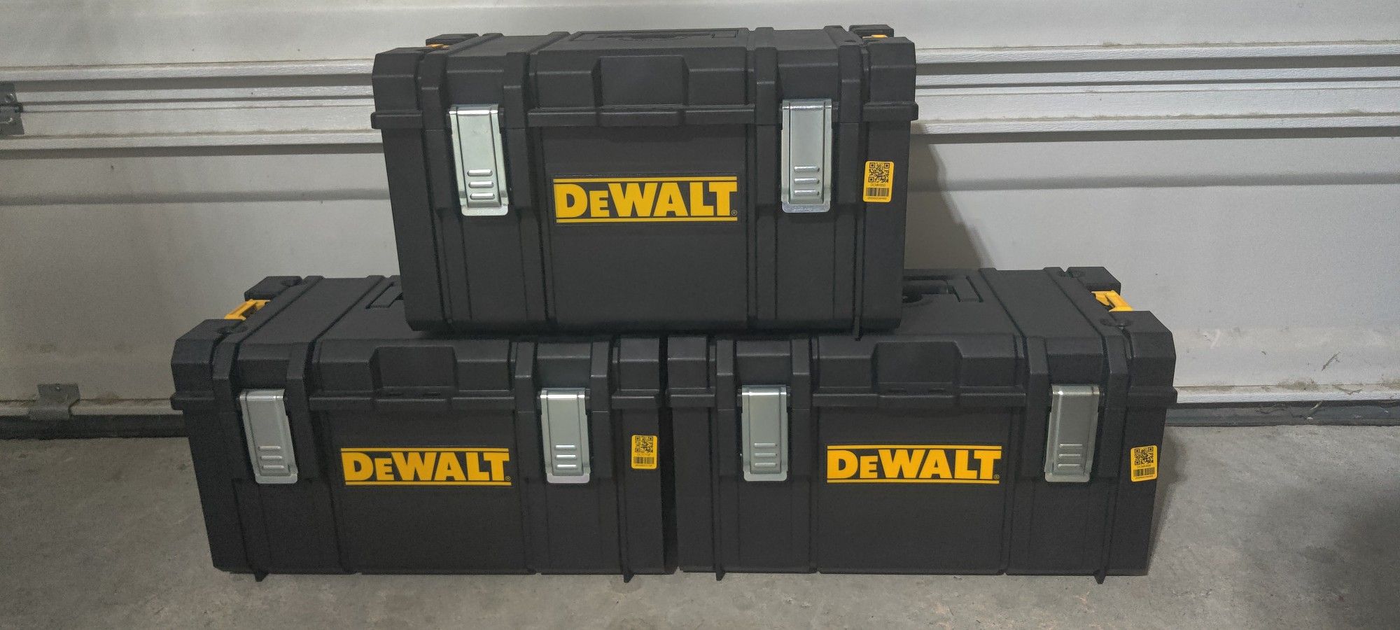 DeWalt Tool Box 21.5in(Length x 13in(Depth) x 12in(Height) Stackable - New