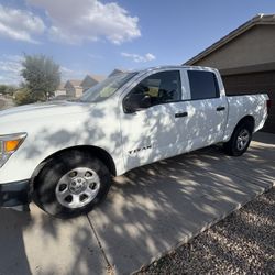 2017 Nissan Titan