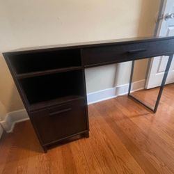 Mainstay Desk