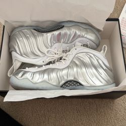 W Air Foamposite One