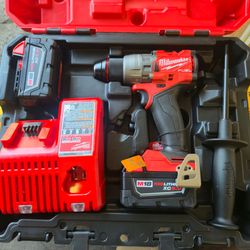 Milwaukee M18 FUEL 18V  Cordless 1/2 in. Drill/Driver Kit With 2- 5.0Ah Batteries