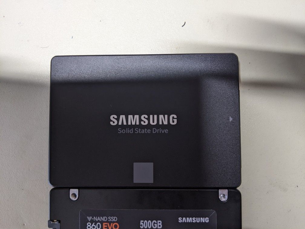 Windows 11 Pro 500 GB SSDs