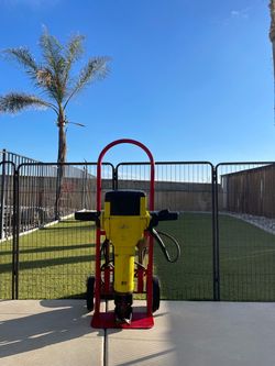 Bosch 115/120volt jack hammer with Dolly and 4 Spade Bits $1000 pick up only located in Murrieta