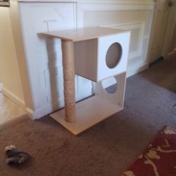 Cat Station,  Reversible Scratch Pole. 