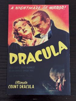 Universal Monsters Ultimate Dracula (Carfax Abbey) Figure