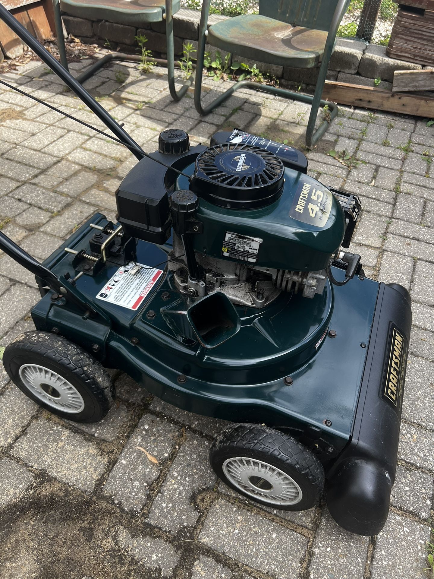 Craftsman Yard Vac 4.5 HP Tecumseh for Sale in Allen Park, MI OfferUp