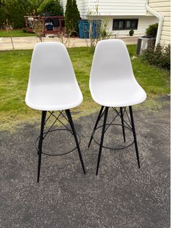 Brand new pair of bar chairs for sale