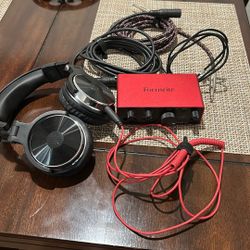 Focusrite Solo 4th Gen W/ Cables And Headphones