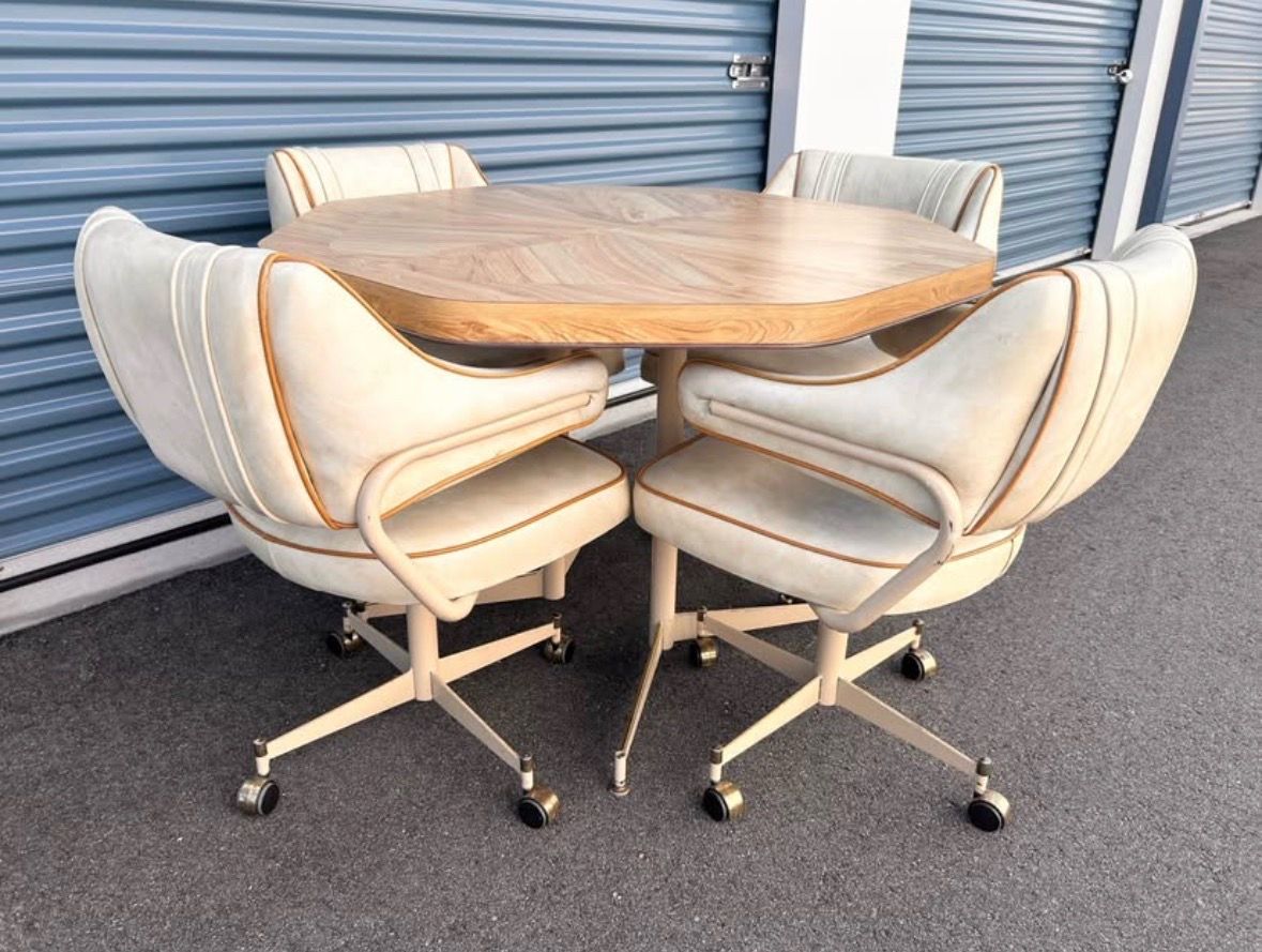 $350 for (5) Piece Retro Vintage MCM - Mid Century Modern Dinning Set