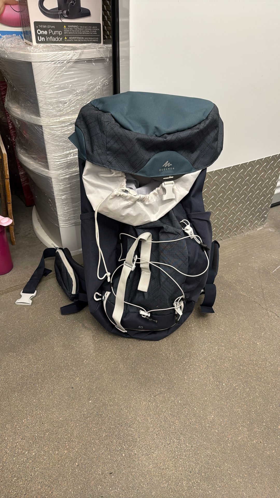 Quecha Backpacking Pack 40l