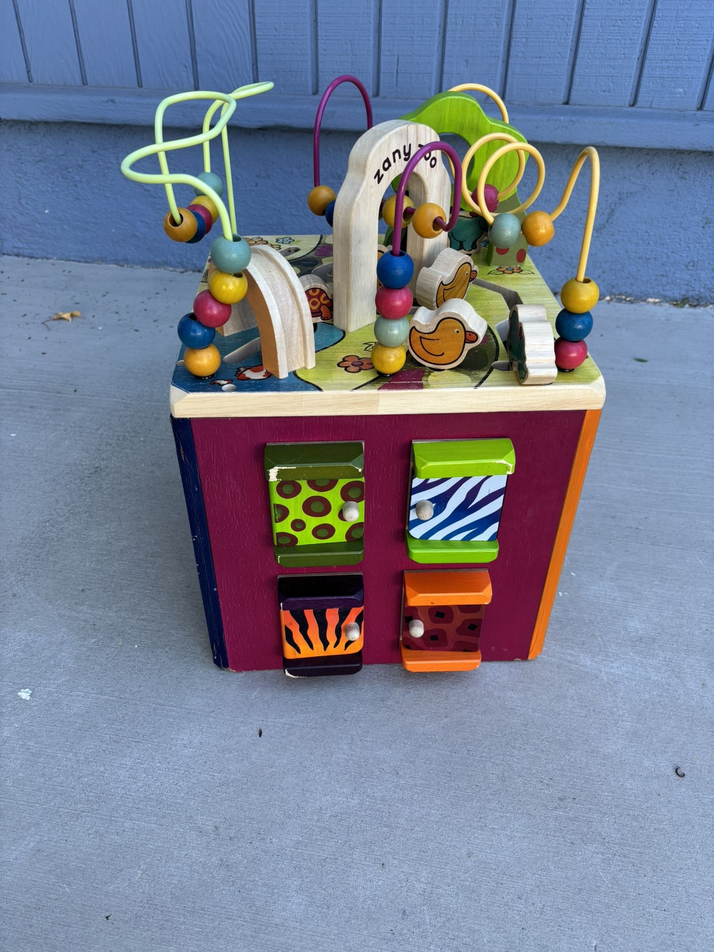 B toys activity cube