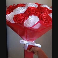 Ramo de liston muy bonito para cualquier ocasión Mándeme mensaje si tiene preguntas aga su pedido ahora