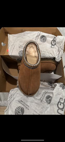 Women Uggs Slippers Size 5