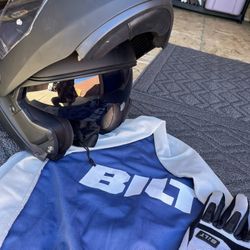 Bilt Riding Helmet With Gloves 