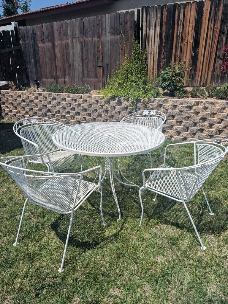 5 Piece Wrought Iron Patio Set Vintage Style