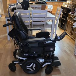 NEW 2025 Permobil M3 Corpus - Only 1 Mile - FULL POWER (Lift/Tilt/Recline)