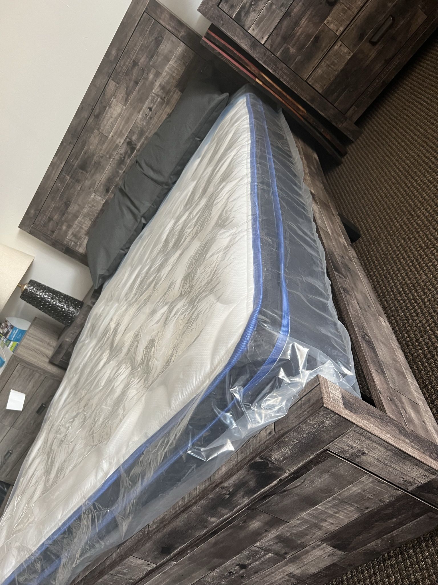 NEW!! Comfy Bargain Beds Twin Full Queen King Cal King Mattress STILL IN PLASTIC!! π Avail