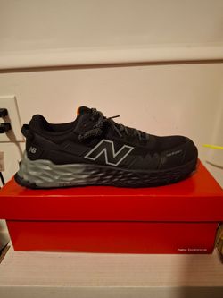 NEW - NEW BALANCE SHOES