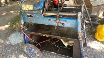 Electric Pipe Threading Machine on Cart