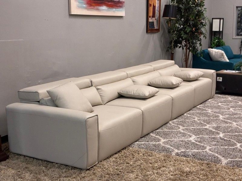 POVISON Remote-Controlled Modular Sectional Sofa – Like New
Free Same-day Delivery 🚚