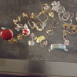 Assorted Ladies Trinket Jewelry