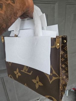 LOVIS VUITTON