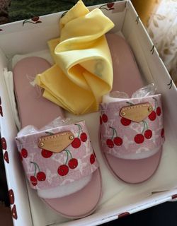 Women sandals size 8