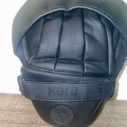 RDX BOXING PAD KARA BY RDX LEFT Muay Thai Boxing Pads, Focus Pads Training,Black