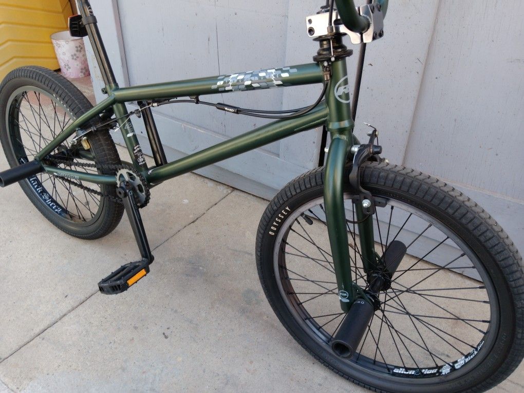 BMX. REDLINE. 20"tires
