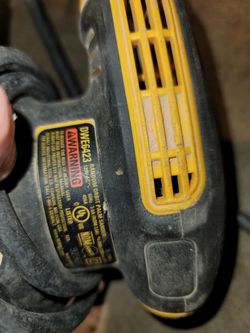 DeWalt sander dwe6423