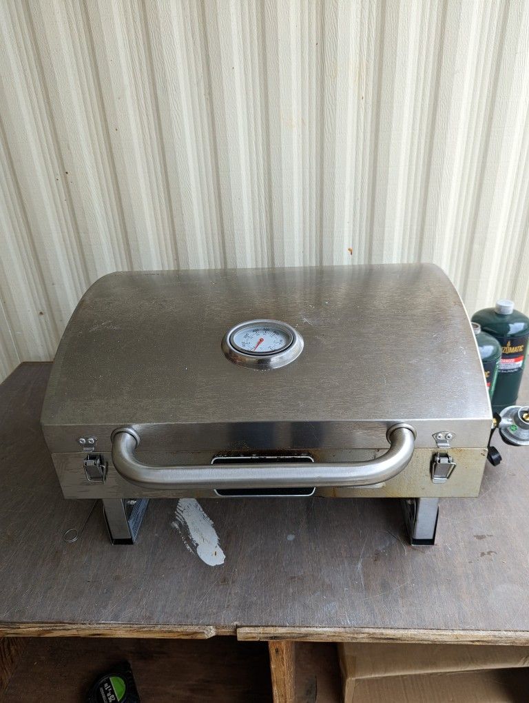 Smoke Hollow Portable Tabletop Gas Grill