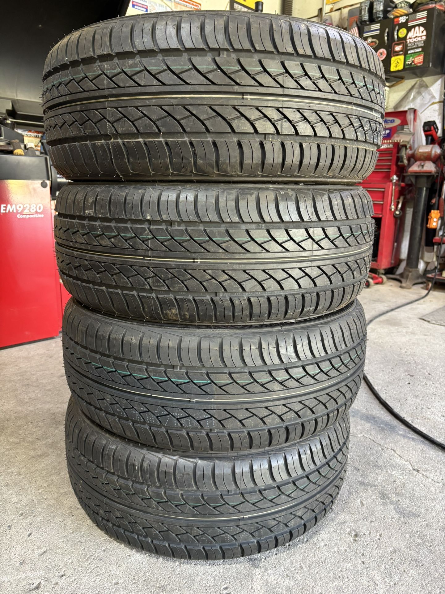 (4) - 225/50/17 Zena Sport Line Ecosafe All Season Tires