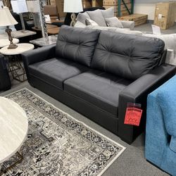 Benchcraft Sofa