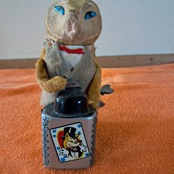 Mr Fox the Magician wind-up toy