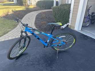 GT Aggressor Pro Mens bike 27.5 in wheel for Sale in Lake Zurich