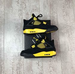 Jordan 4’s “Yellow Thunder”