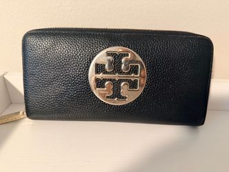 Tory Burch Black Zip-Around Wallet – Gold-Tone Logo